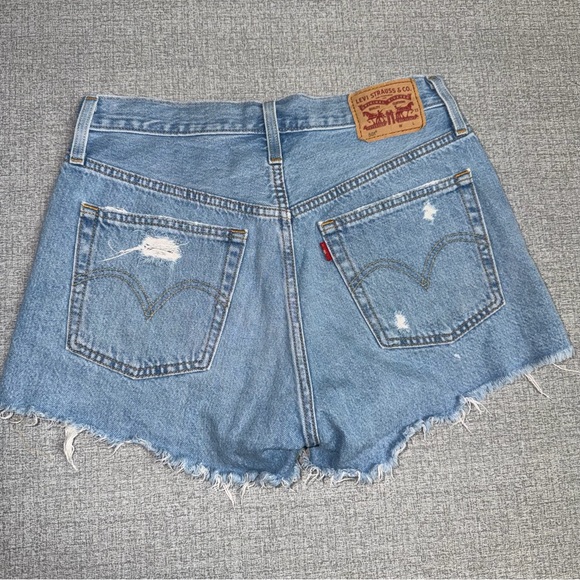 Levi's Pants - Levi's 501 High Rise Cut Off‎ Denim Shorts W26 Light Wash Distressed Frayed Hem